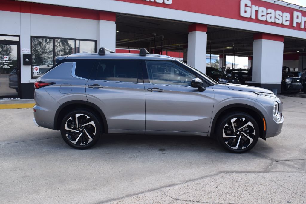 Used 2022 Mitsubishi Outlander SEL image 3