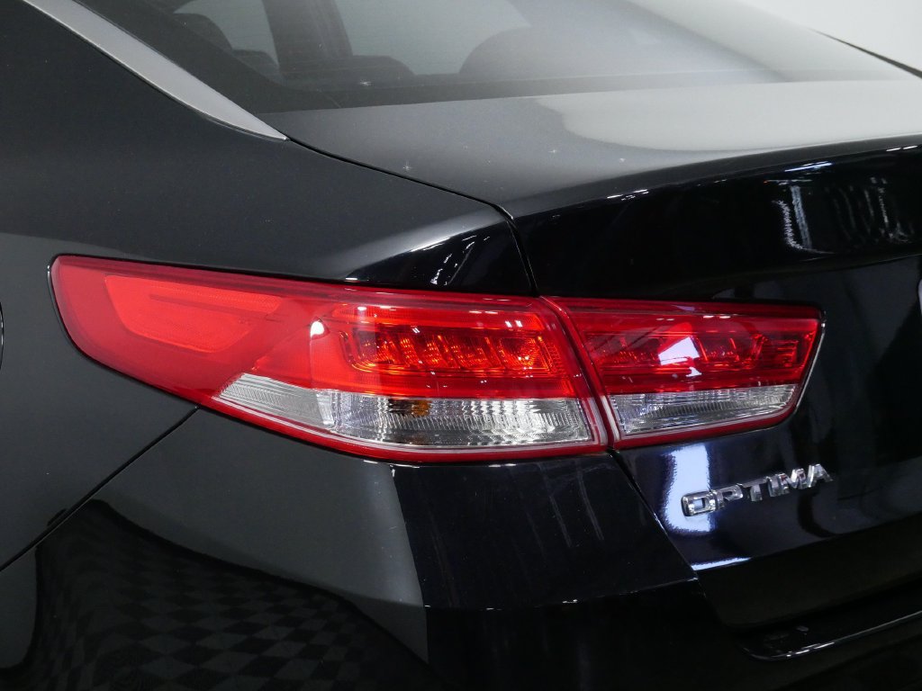 Used 2017 Kia Optima EX FWD image 12