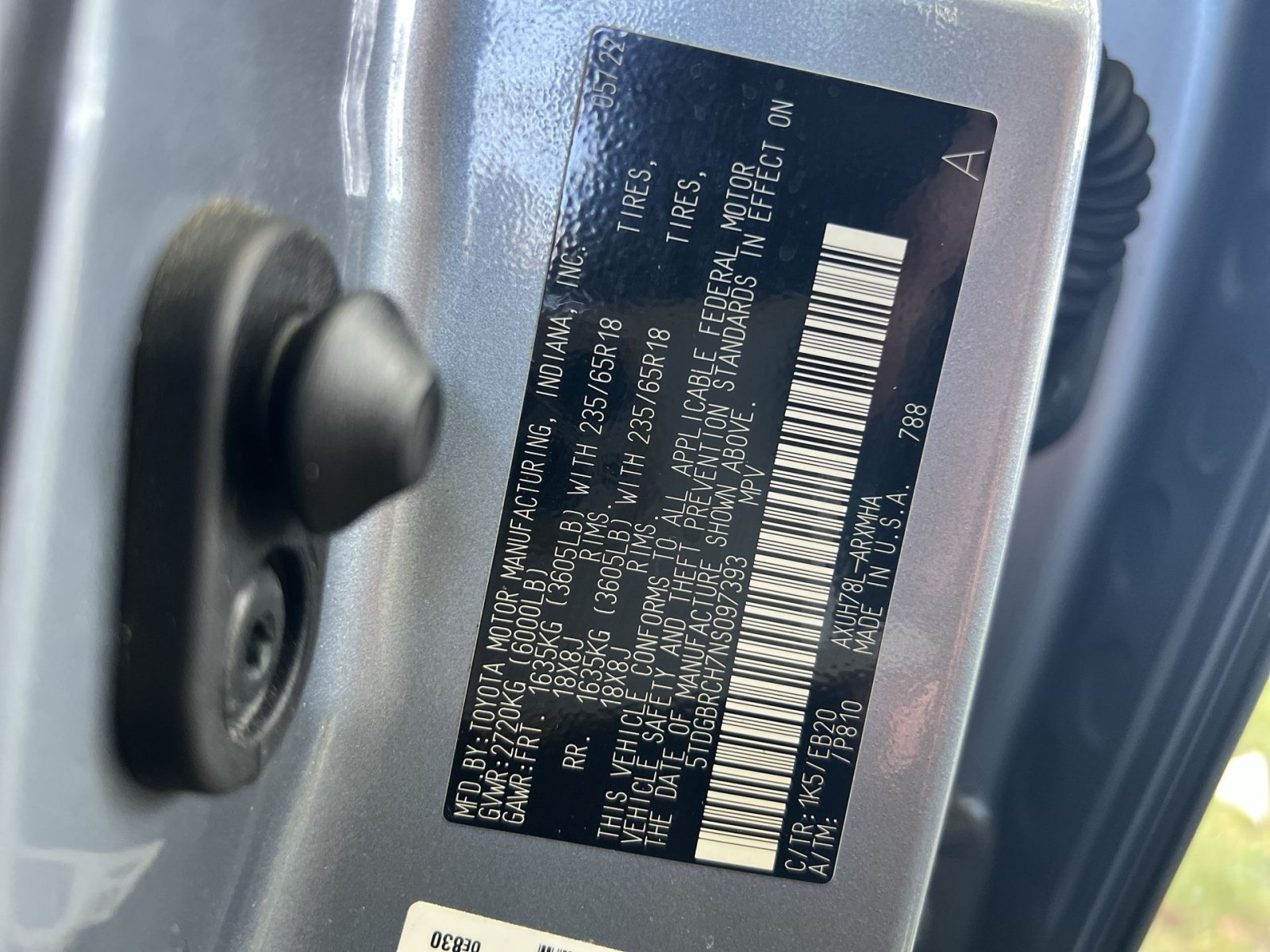 Used 2022 Toyota Highlander XLE AWD/4WD image 29