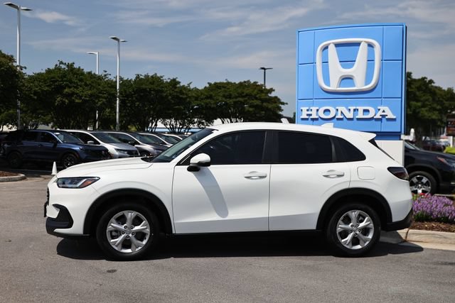 Used 2023 Honda HR-V LX image 3