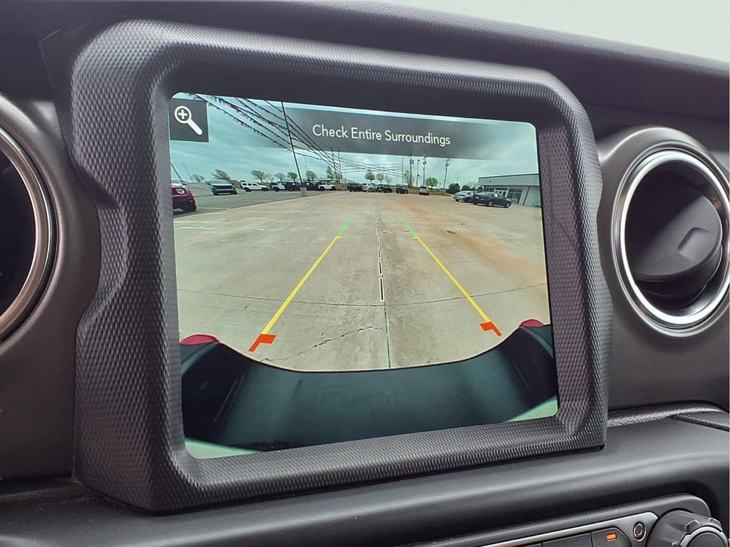 Used 2022 Jeep Gladiator Rubicon w/ Cold Weather Group image 8