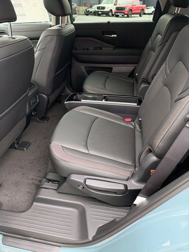 New 2026 Nissan Pathfinder SL w/ SL Premium Package AWD/4WD image 13