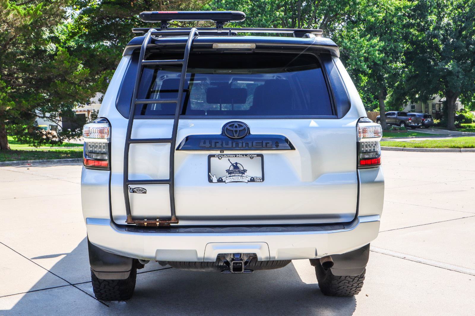 Used 2020 Toyota 4Runner Venture w/ Moonroof Package AWD/4WD image 22
