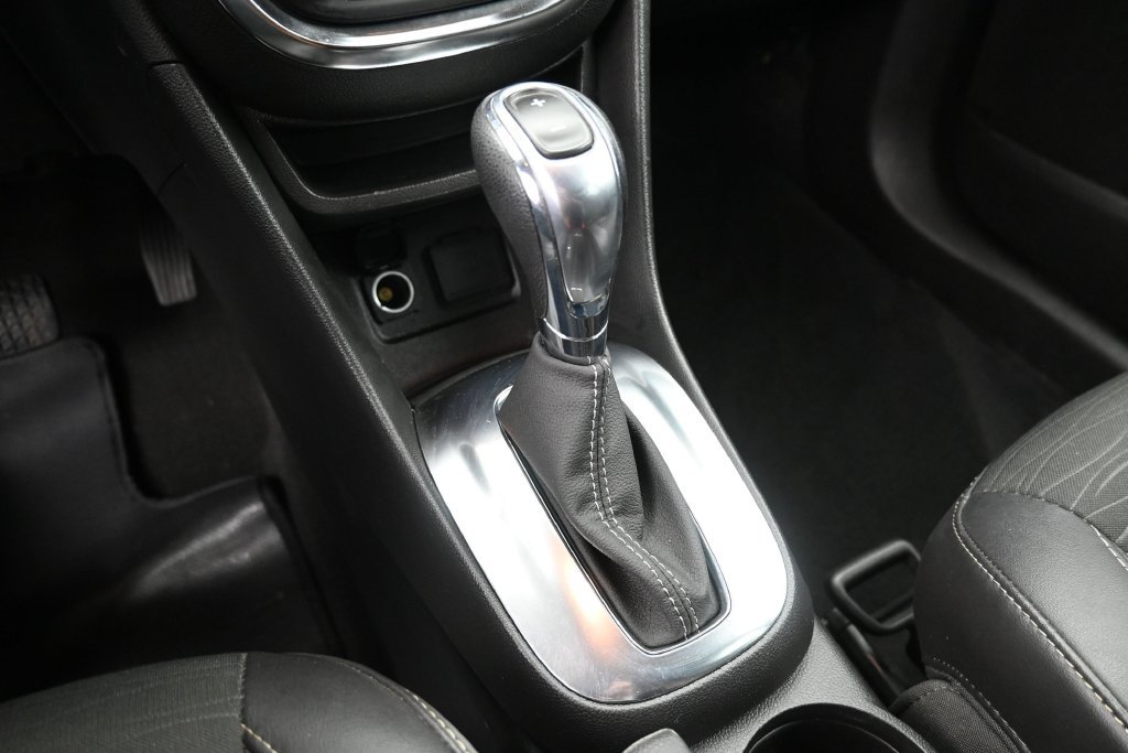 Used 2015 Buick Encore FWD image 35