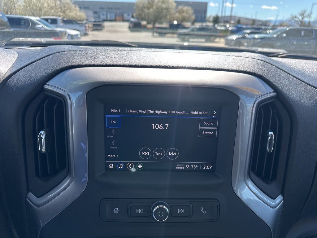 Used 2024 Chevrolet Silverado 2500 Custom w/ Custom Value Package image 3