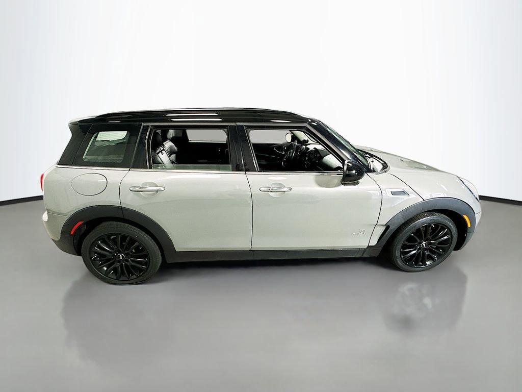 Used 2017 MINI Cooper Clubman ALL4 w/ Premium Package image 9