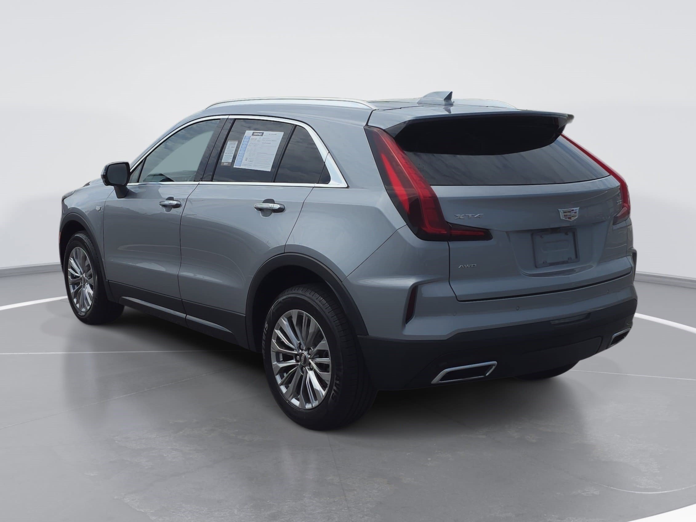 Certified 2025 Cadillac XT4 Premium Luxury AWD/4WD image 5