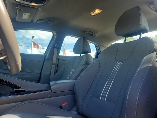 Certified 2023 Hyundai Elantra SEL w/ Convenience Package image 19