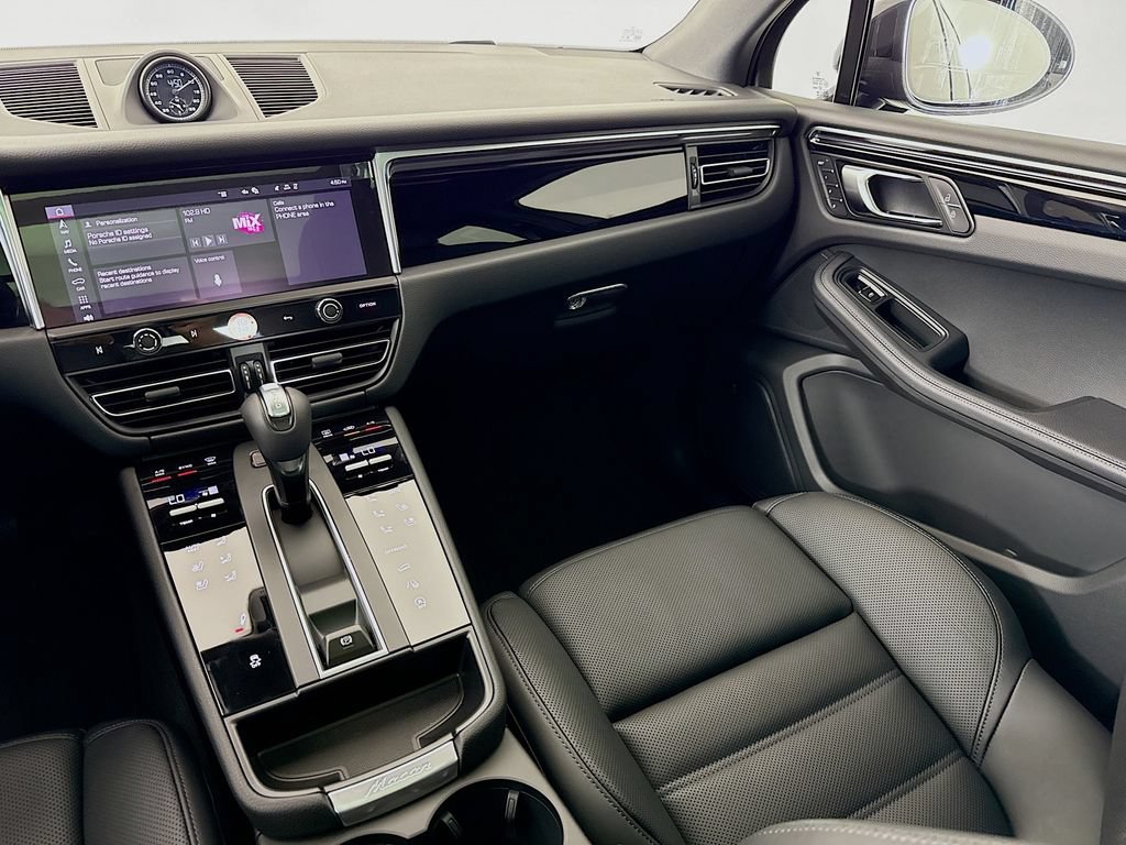 New 2026 Porsche Macan AWD/4WD image 28