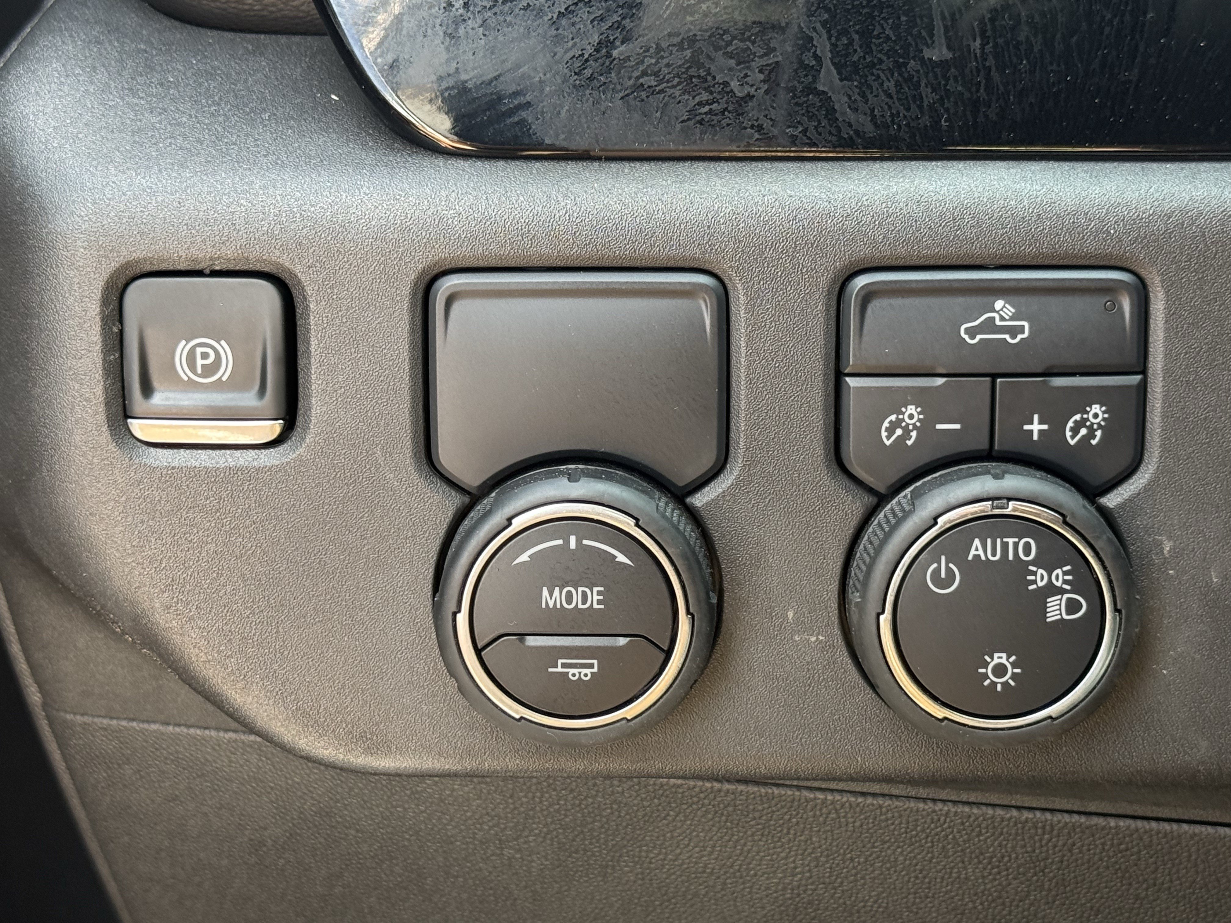 Used 2025 Chevrolet Silverado 1500 LT RWD image 24