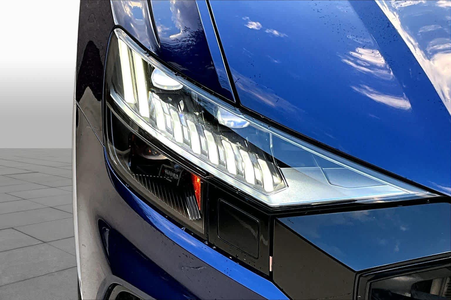 Used 2023 Audi Q8 Prestige AWD/4WD image 30