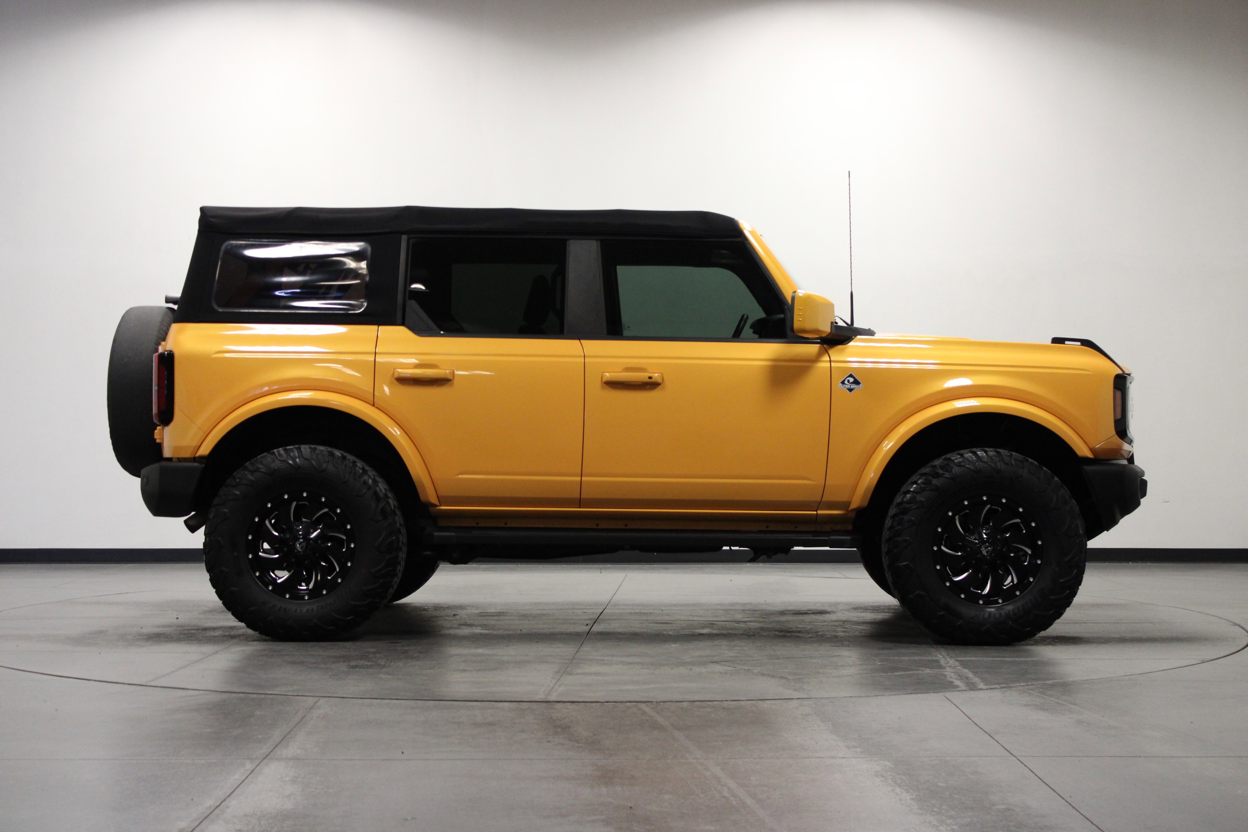 Used 2022 Ford Bronco Outer Banks image 3