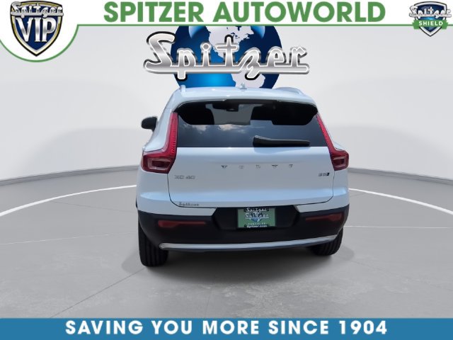 Used 2024 Volvo XC40 B5 Core AWD/4WD image 8
