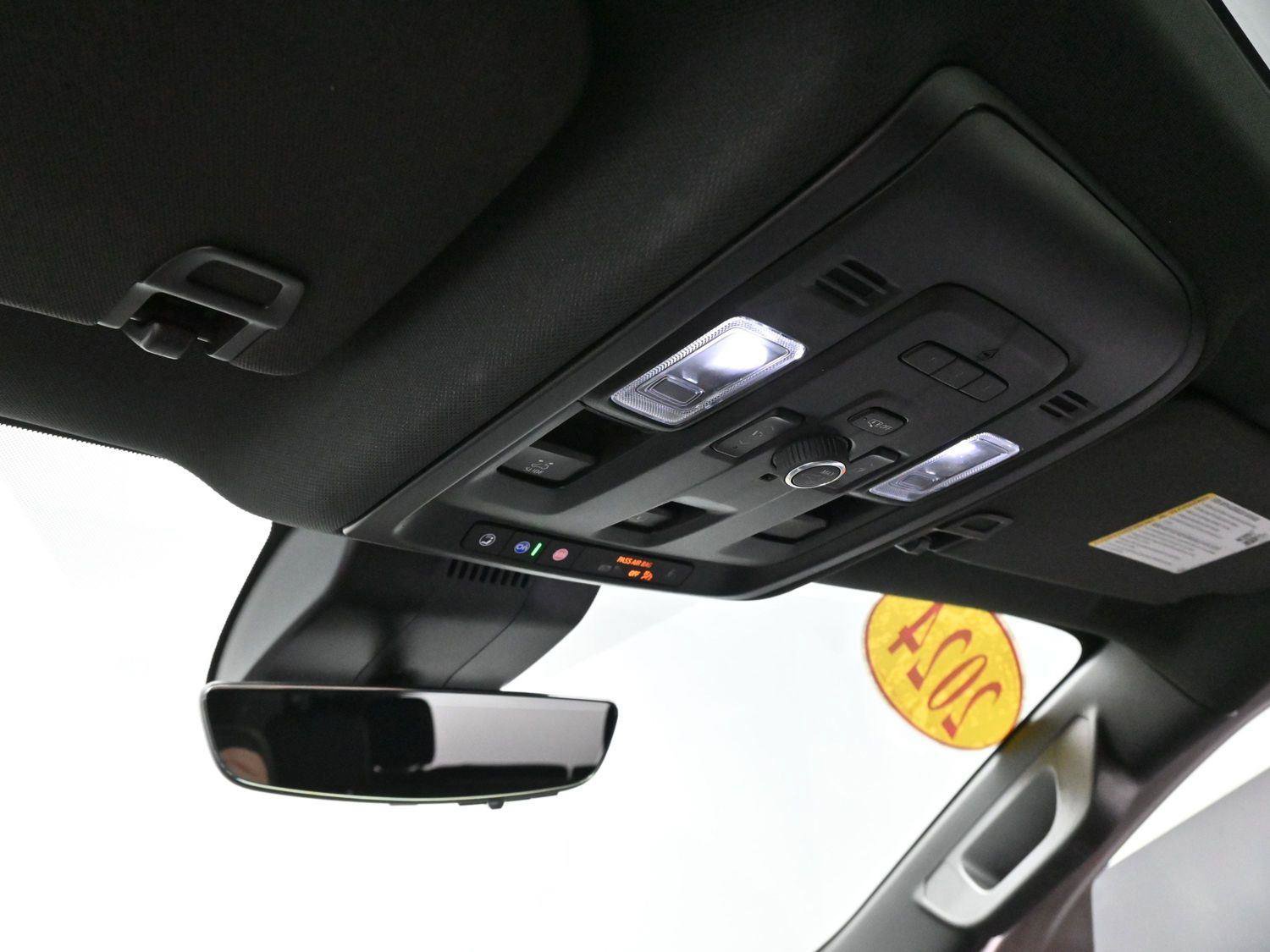 Used 2024 Chevrolet Suburban High Country image 29