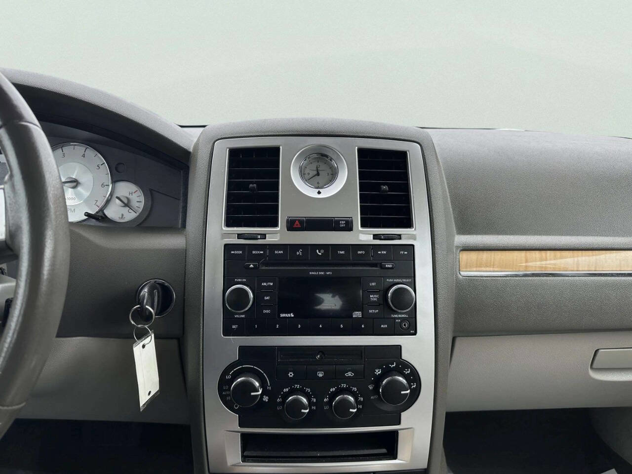 Used 2008 Chrysler 300 Limited image 26