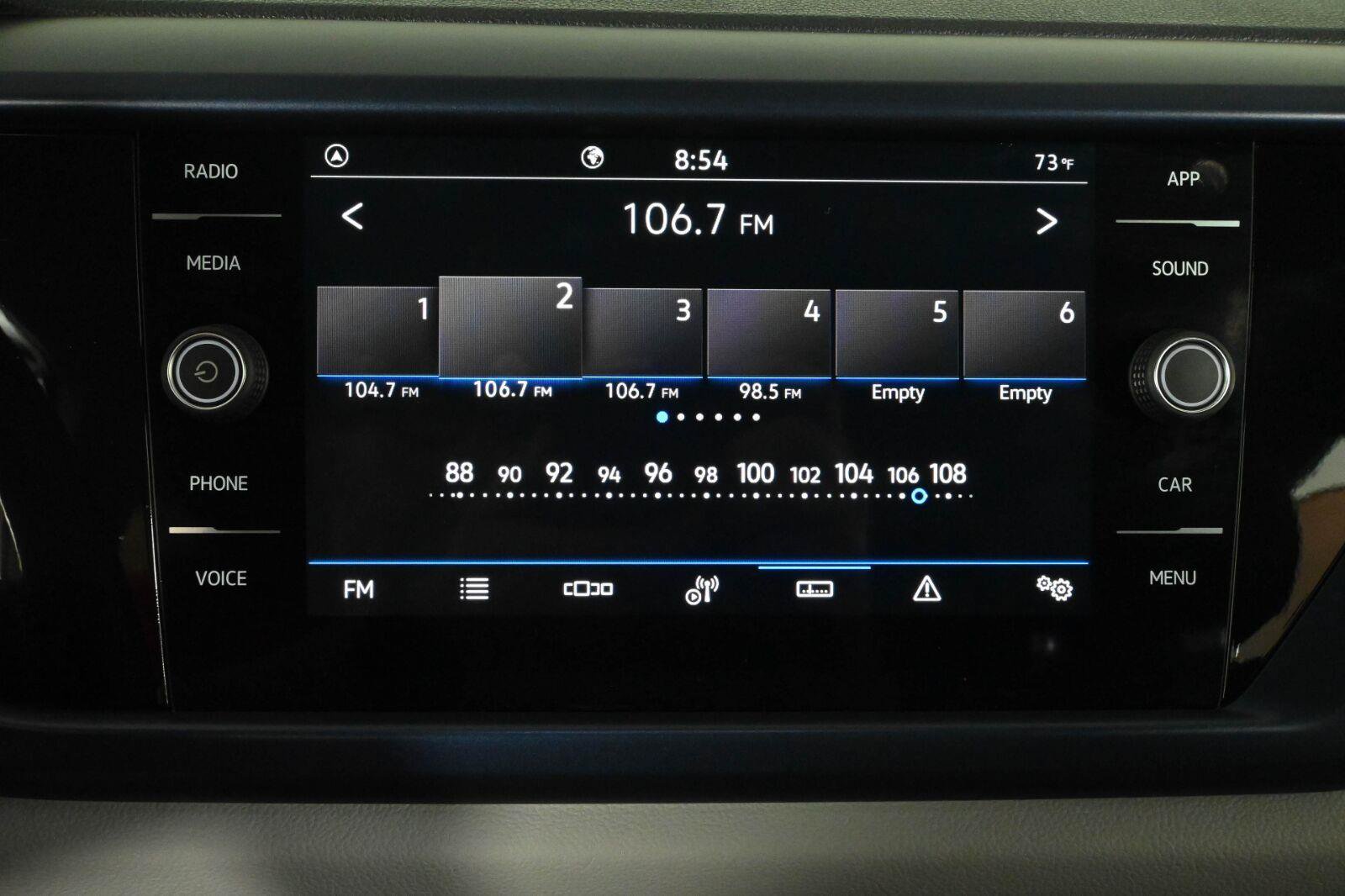 Certified 2023 Volkswagen Taos SE FWD image 27