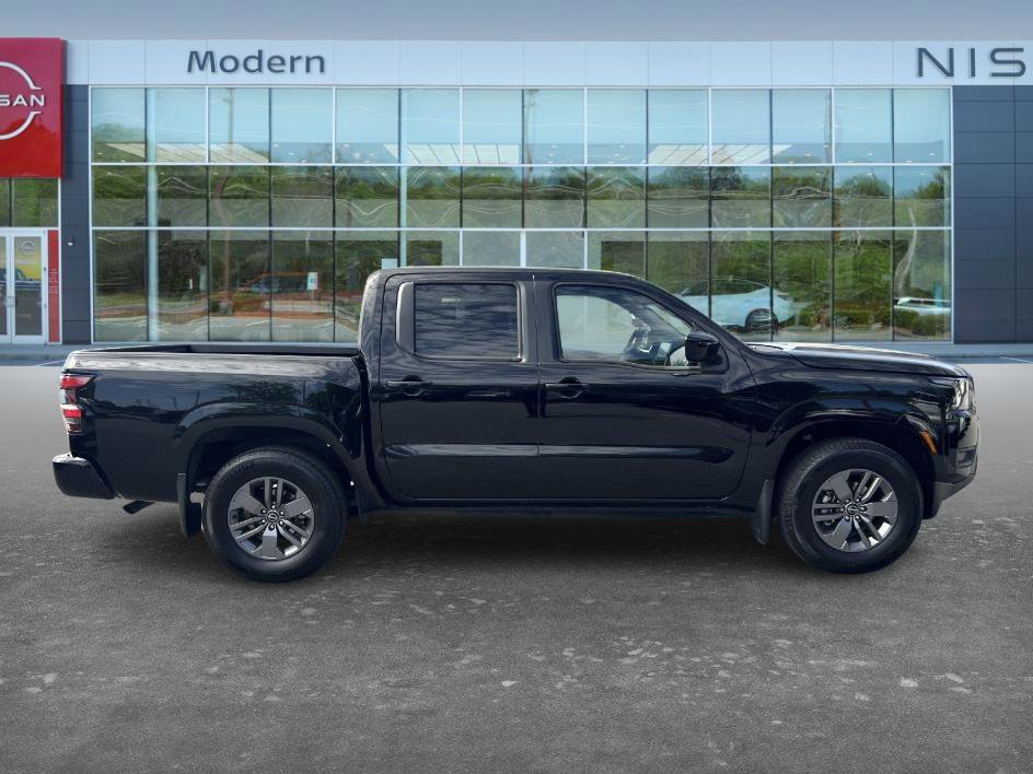 Certified 2025 Nissan Frontier SV image 4