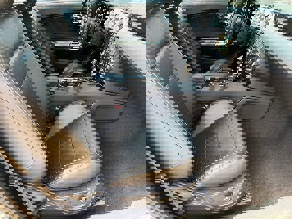 Used 2017 Ford Mustang Premium image 12