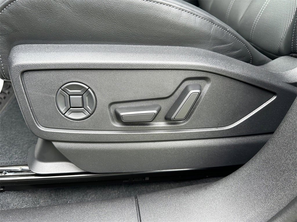 New 2025 Audi Q5 Premium Plus image 24