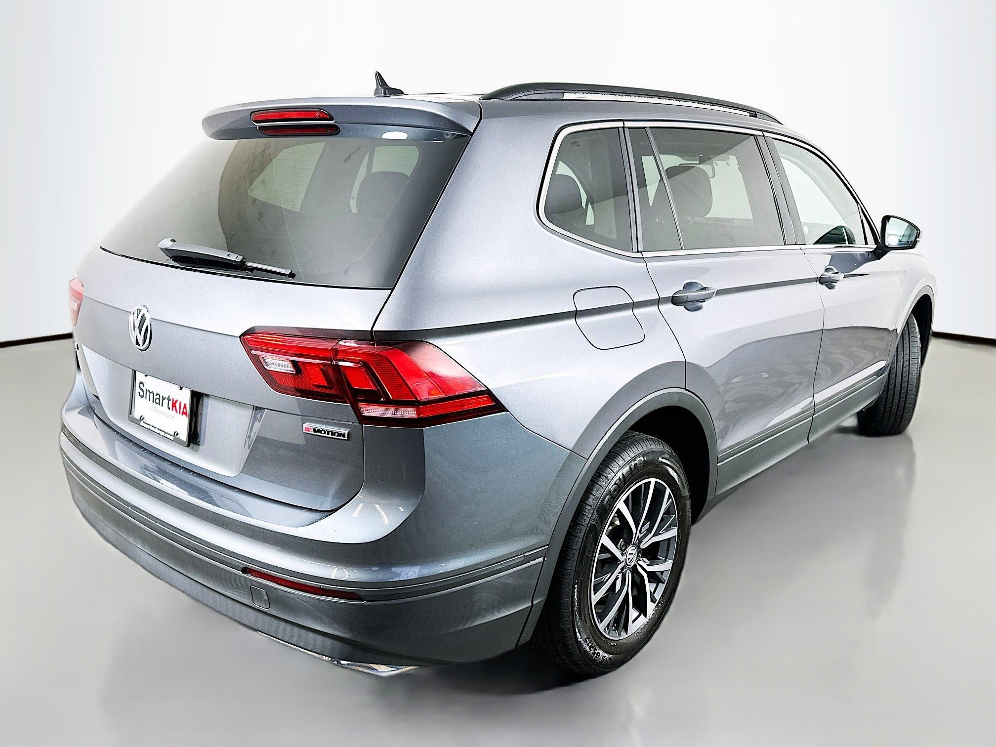 Used 2019 Volkswagen Tiguan SE AWD/4WD image 7