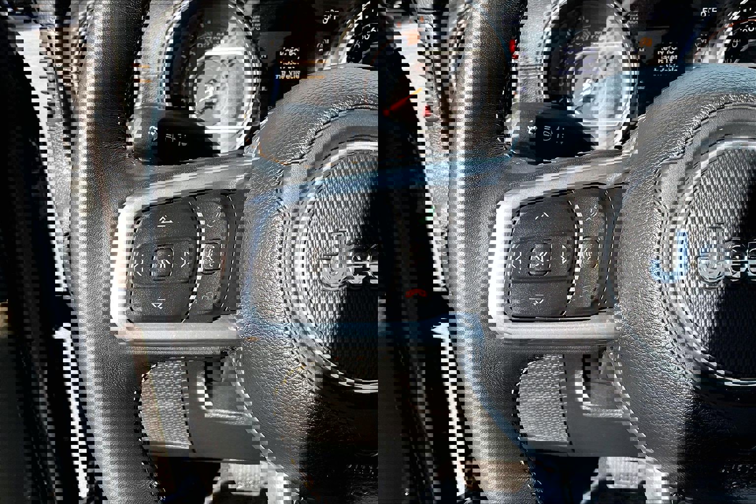 Used 2022 Jeep Wrangler Unlimited Sahara image 11