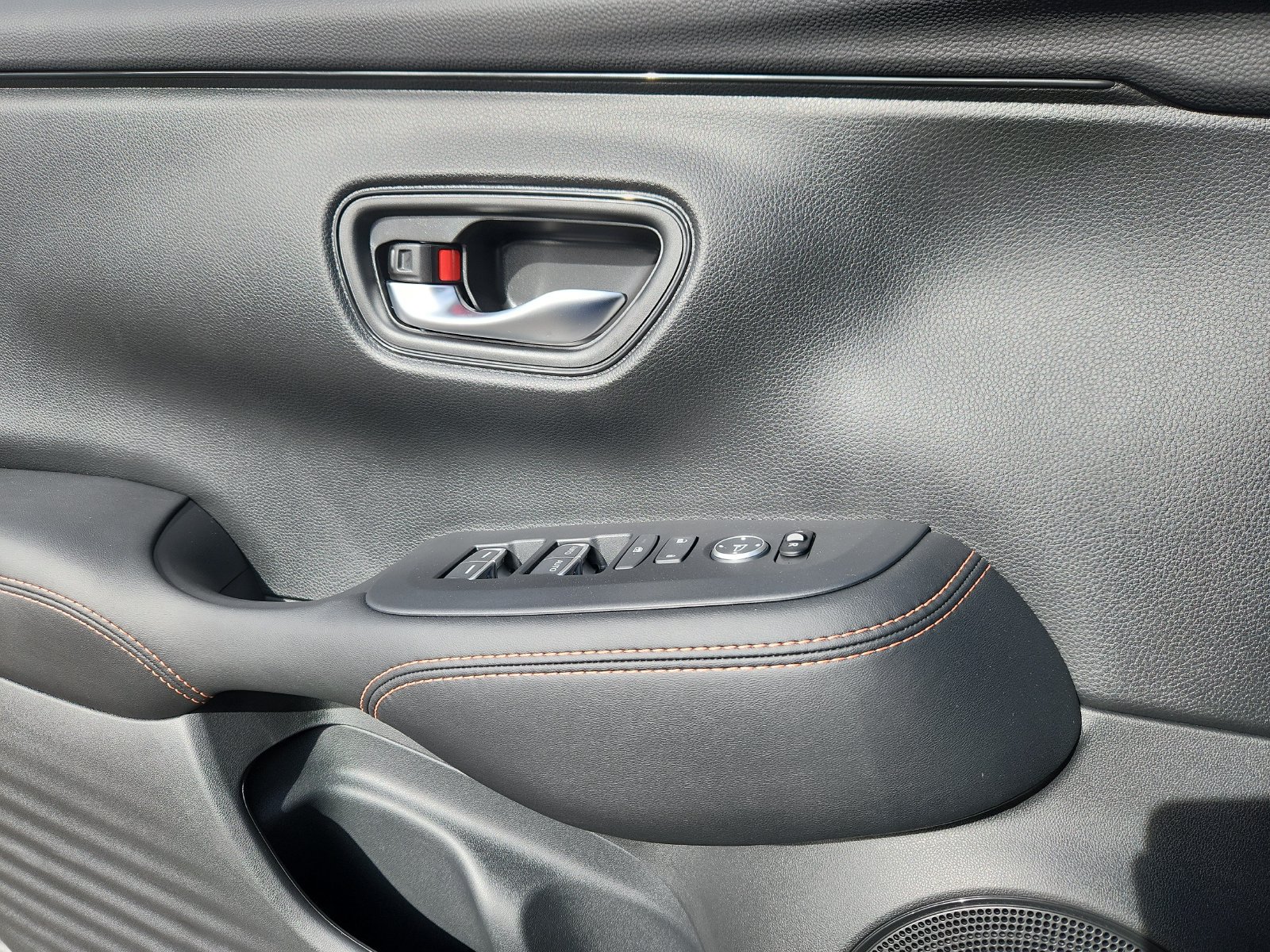 Certified 2026 Honda HR-V Sport image 9