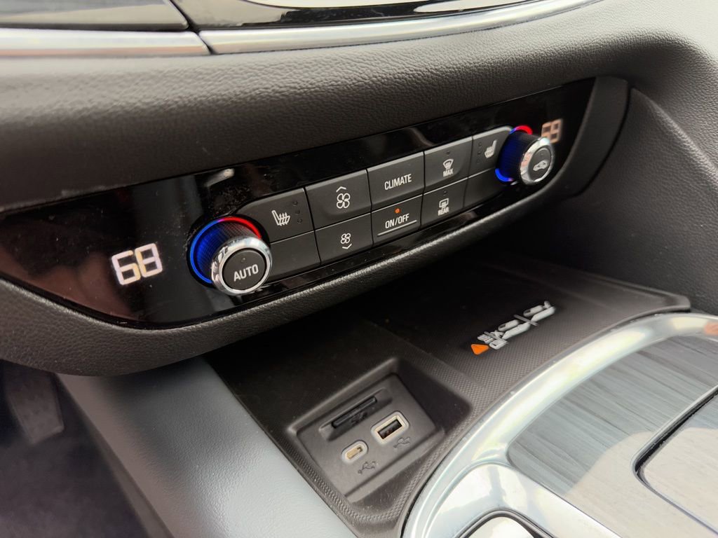 Used 2022 Buick Enclave Essence w/ Experience Buick Package image 29