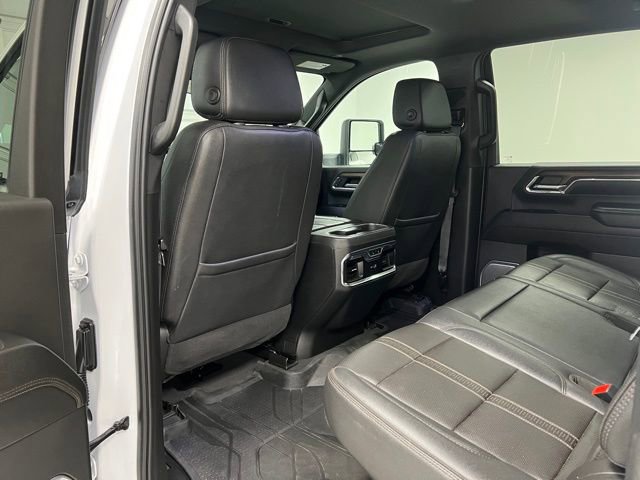 Used 2024 Chevrolet Silverado 3500 High Country w/ High Country Premium Package AWD/4WD image 43