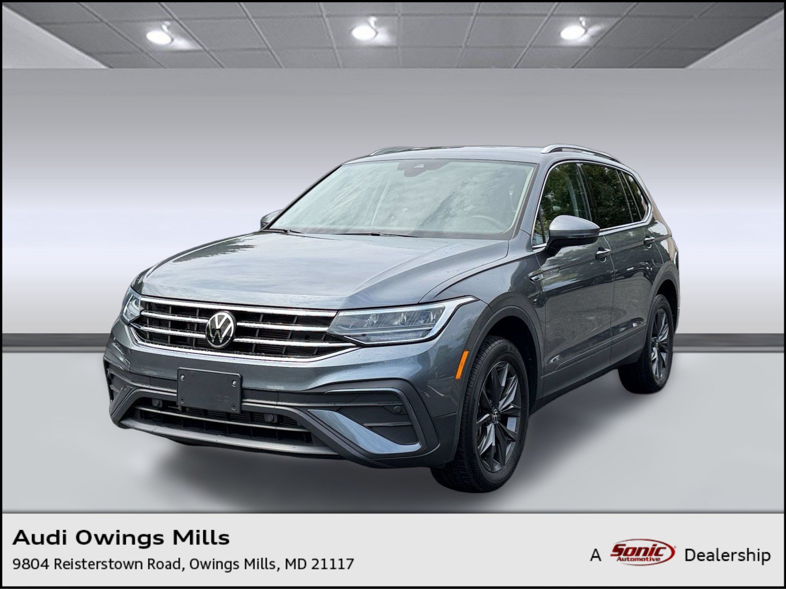 Used 2023 Volkswagen Tiguan SE FWD image 1