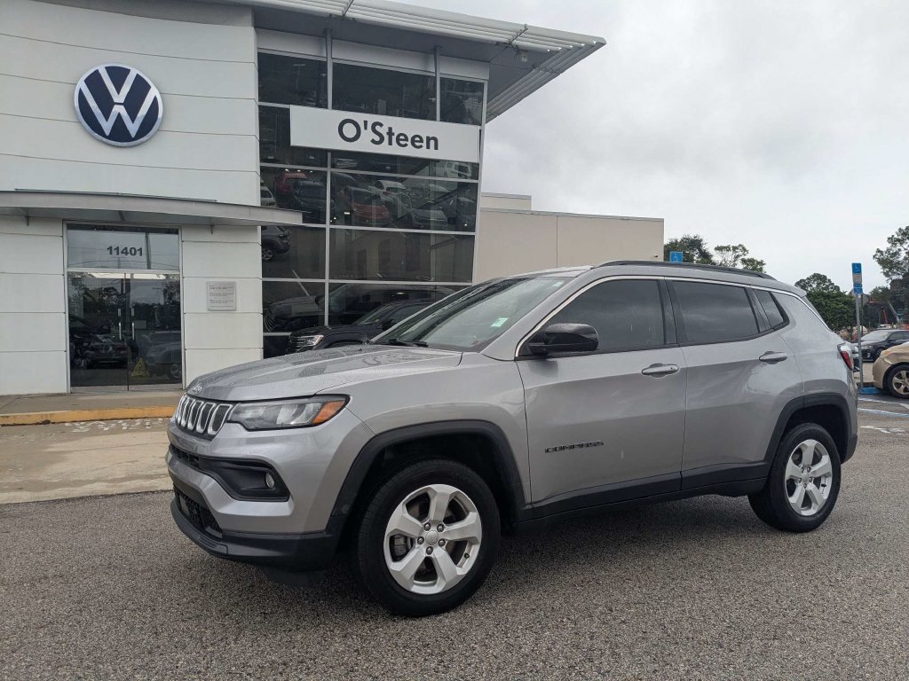 Used 2022 Jeep Compass Latitude AWD/4WD image 2