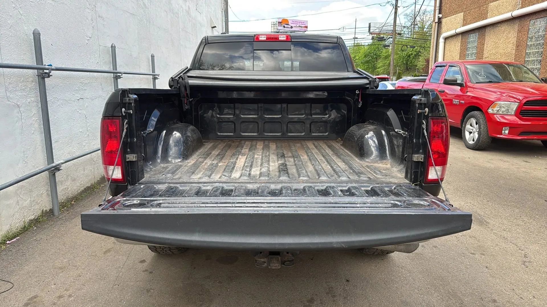 Used 2016 RAM 1500 Classic SLT AWD/4WD image 24