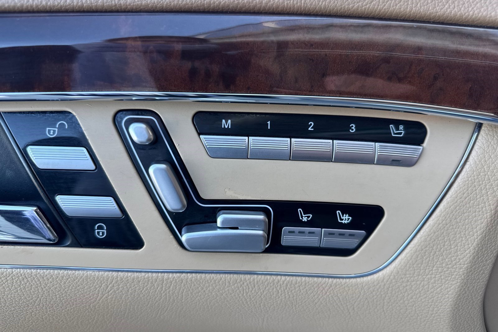 Used 2008 Mercedes-Benz S 550 image 17