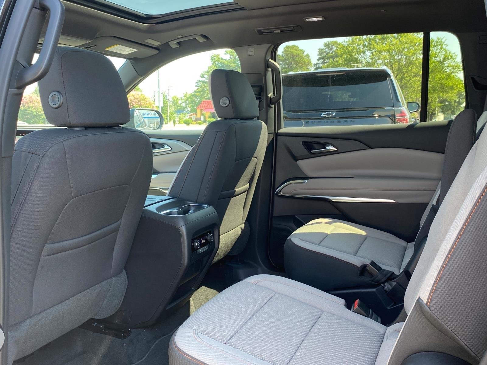 New 2027 Chevrolet Traverse LT w/ Sun and Wheel Package FWD image 19
