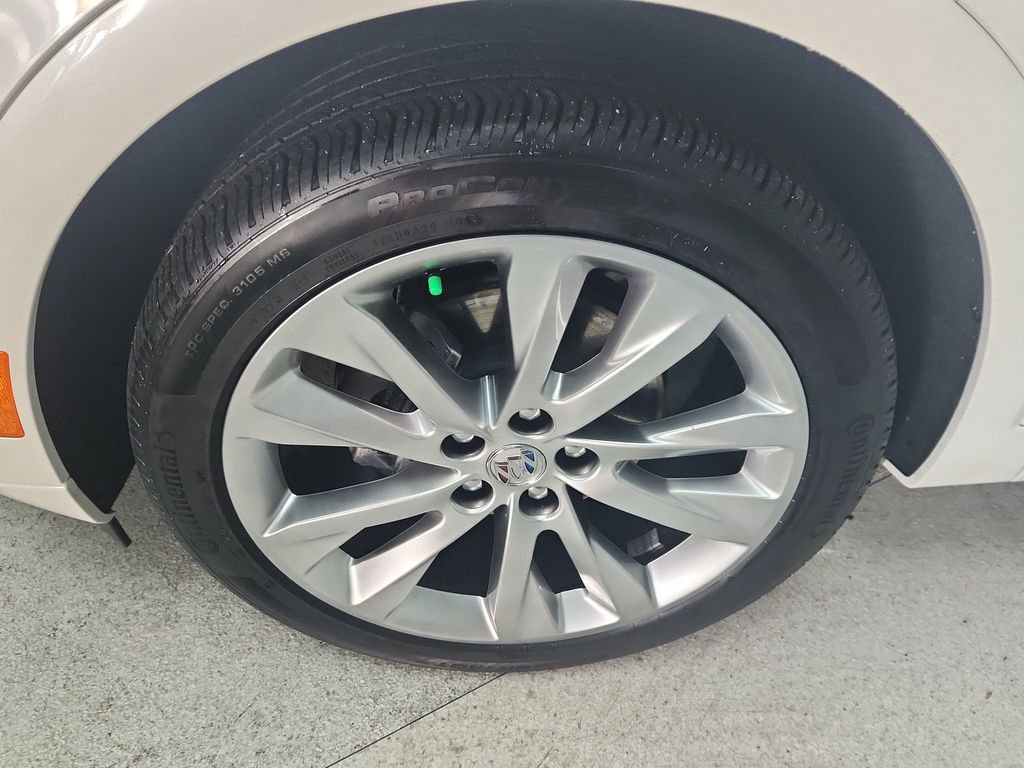 Used 2023 Buick Envision Avenir AWD/4WD image 14