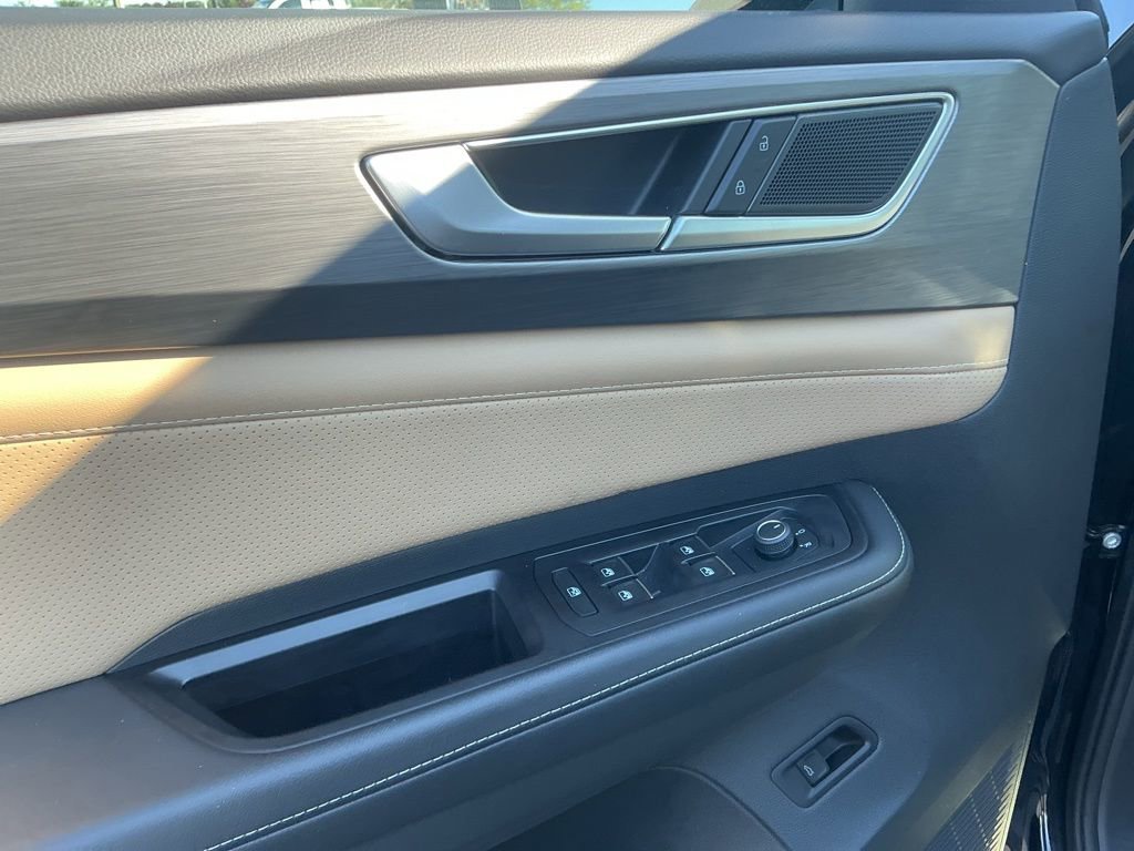 Used 2024 Volkswagen Atlas Cross Sport SE FWD image 10