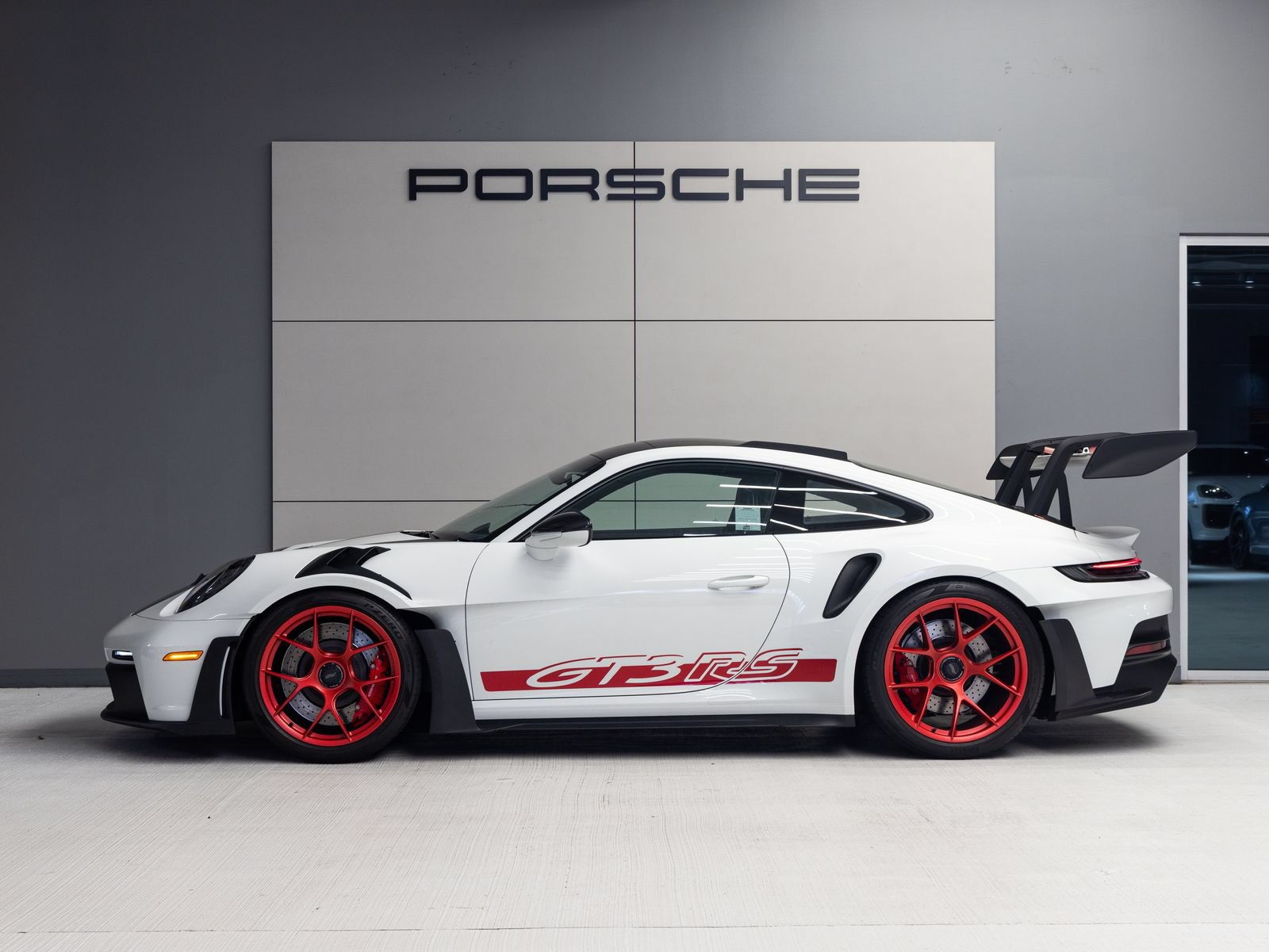 Certified 2023 Porsche 911 GT3 RS RWD image 2