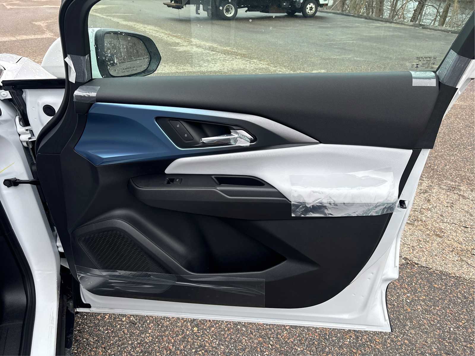 New 2026 Chevrolet Equinox EV LT image 21