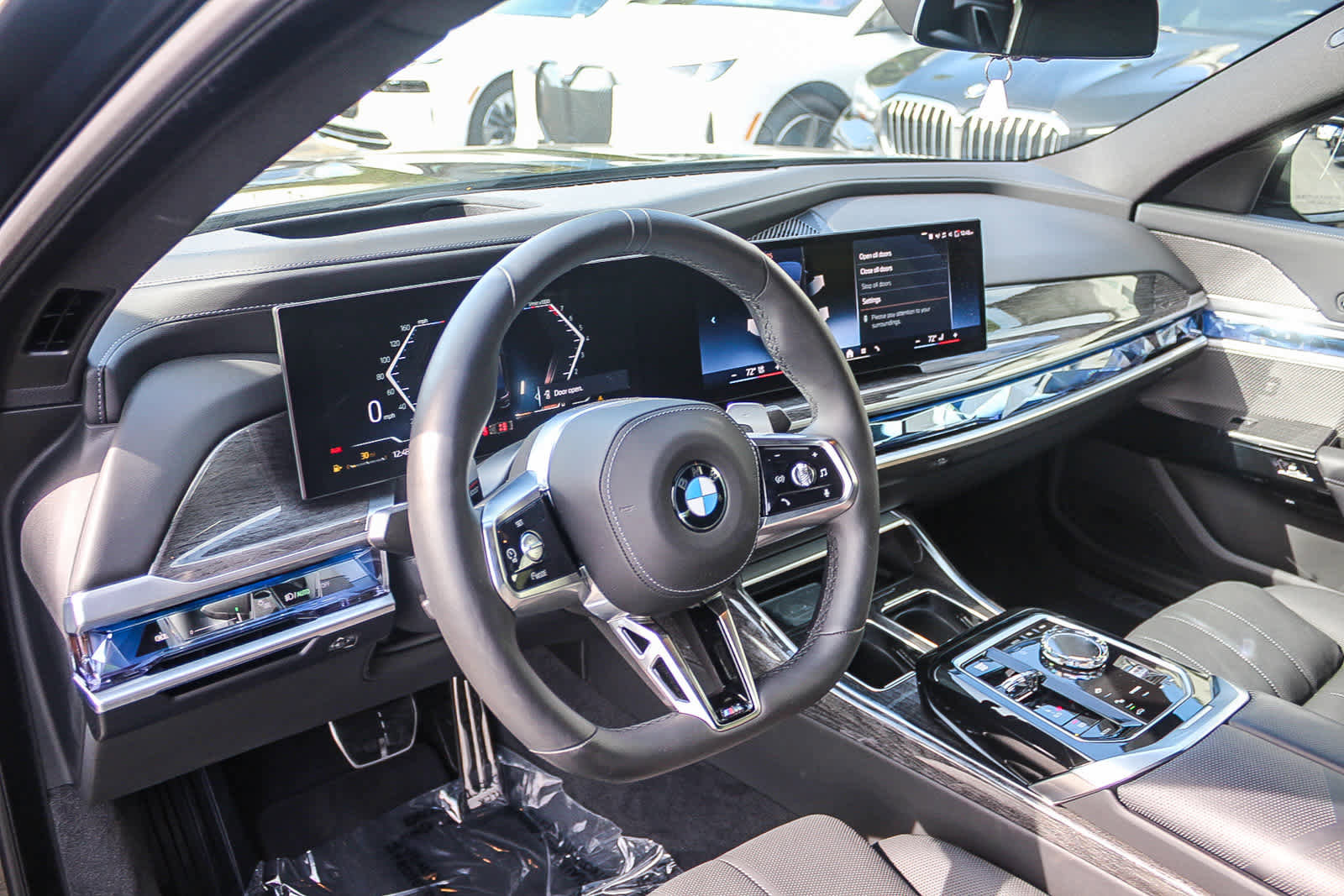 Used 2025 BMW 740i xDrive AWD/4WD image 17