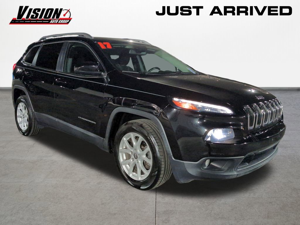 Used 2017 Jeep Cherokee Latitude w/ Comfort & Sound Group image 3