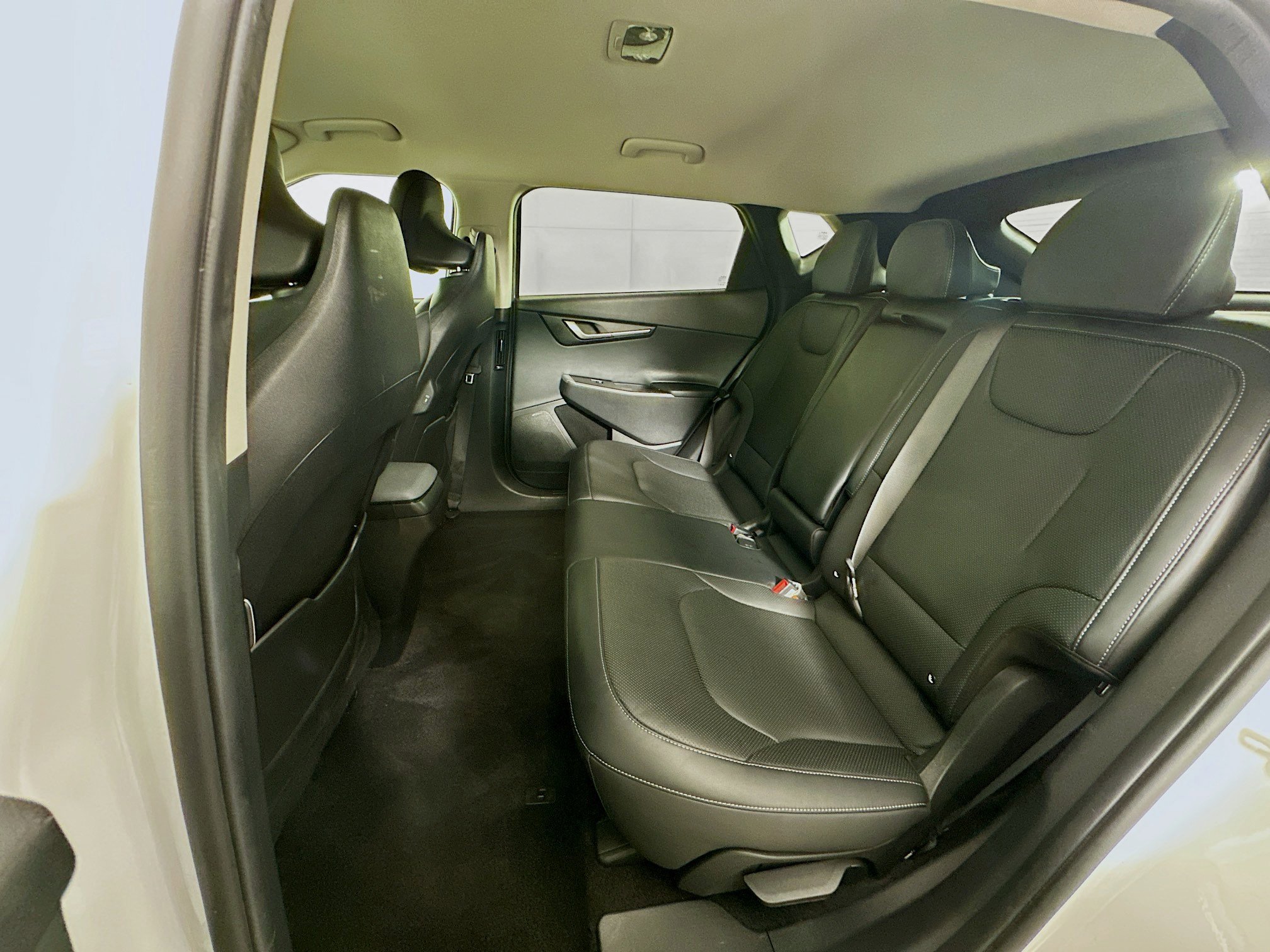 Used 2022 Kia EV6 Wind RWD image 28