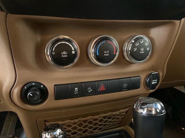 Used 2017 Jeep Wrangler Unlimited Sahara w/ Connectivity Group image 21
