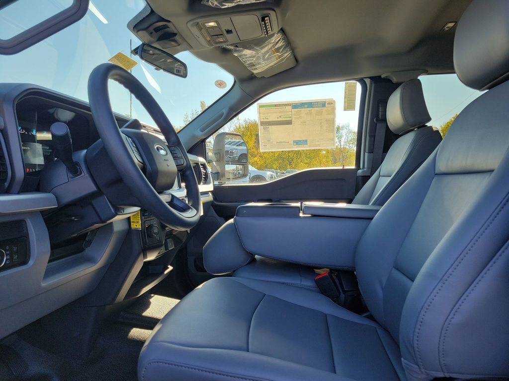 New 2026 Ford F350 XL w/ XL Chrome Package image 16