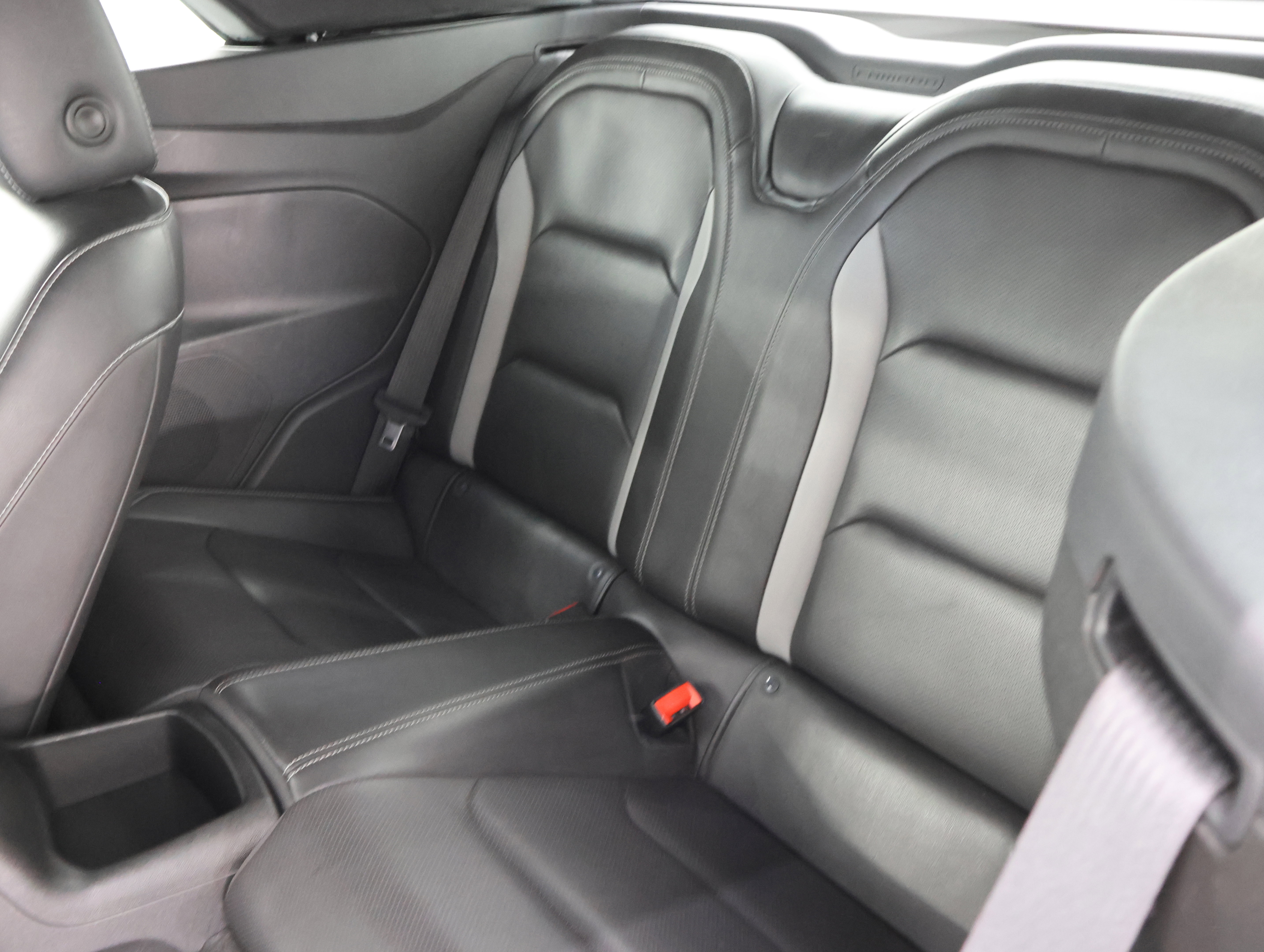 Used 2019 Chevrolet Camaro SS RWD image 9