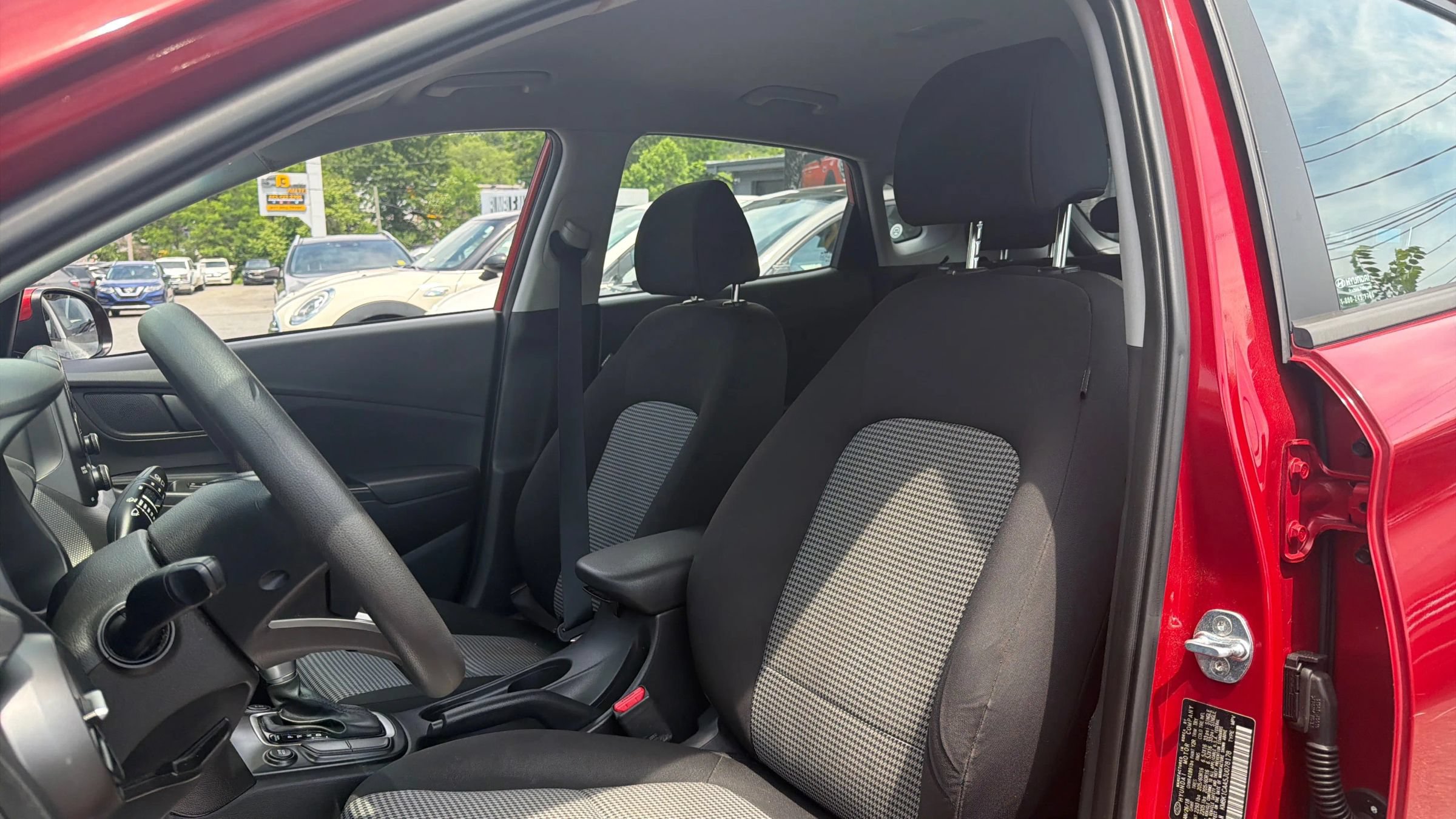 Used 2018 Hyundai Kona SE AWD/4WD image 9