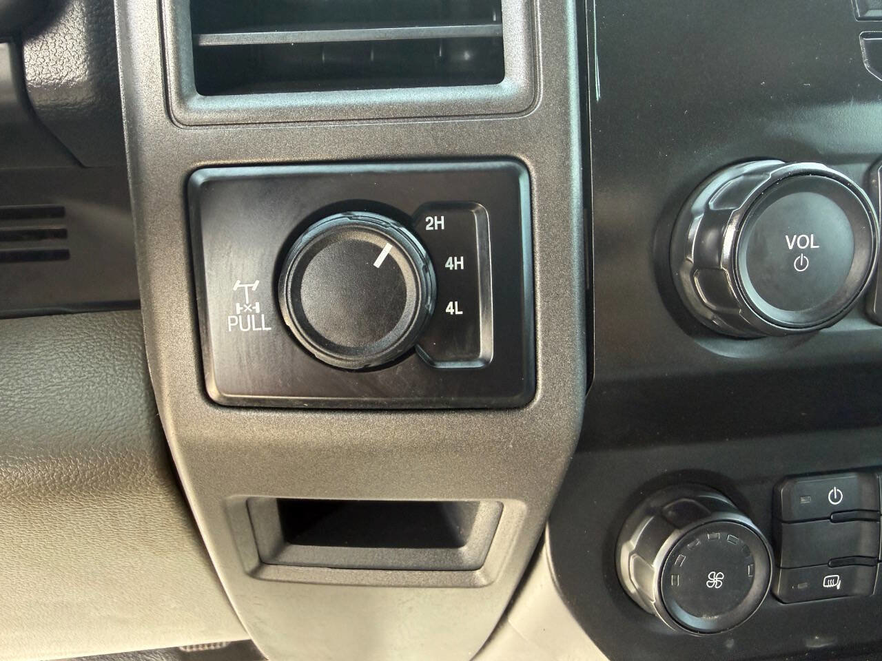 Used 2022 Ford F250 XL w/ Power Equipment Group image 25