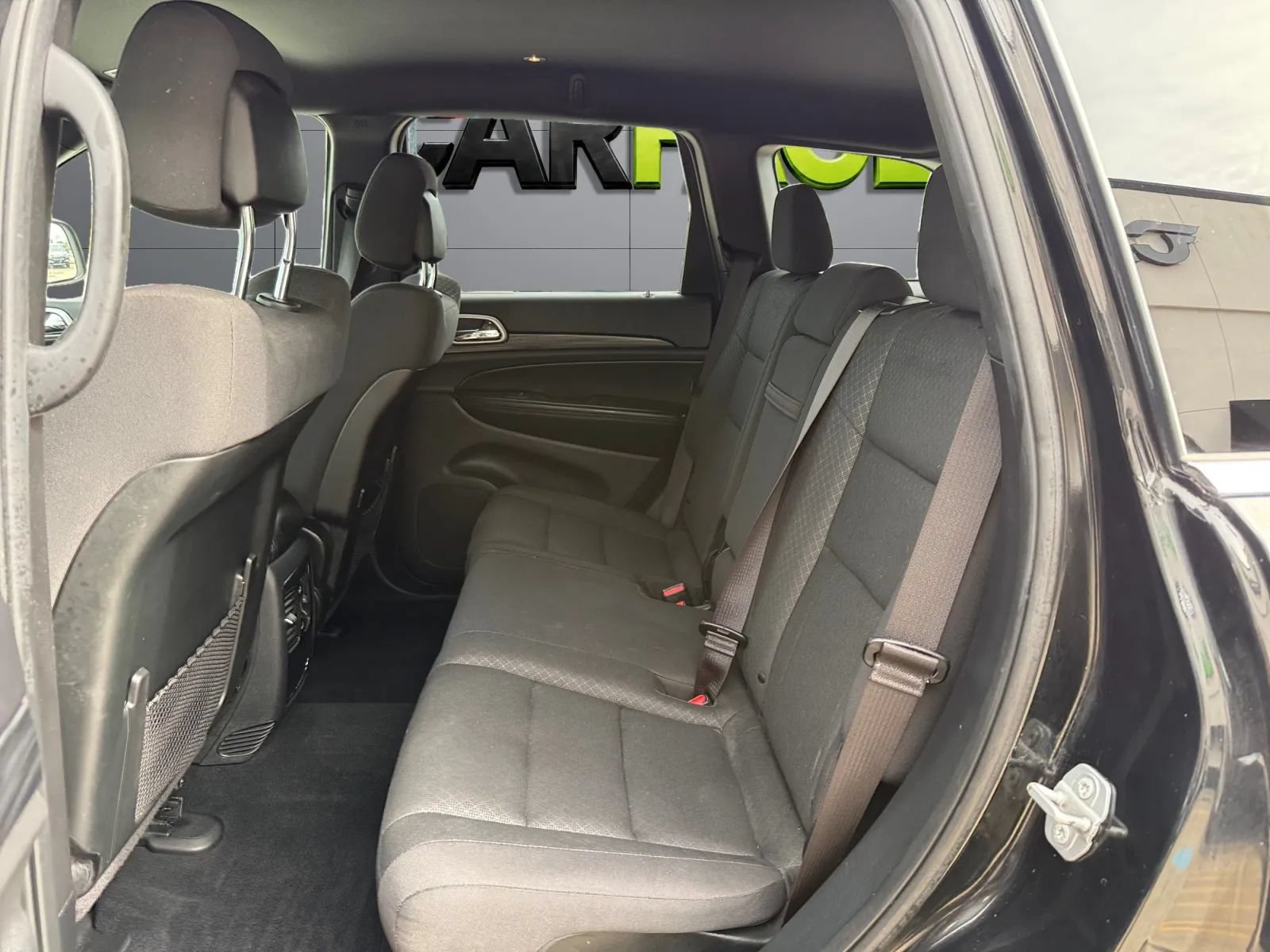 Used 2019 Jeep Grand Cherokee Laredo AWD/4WD image 18