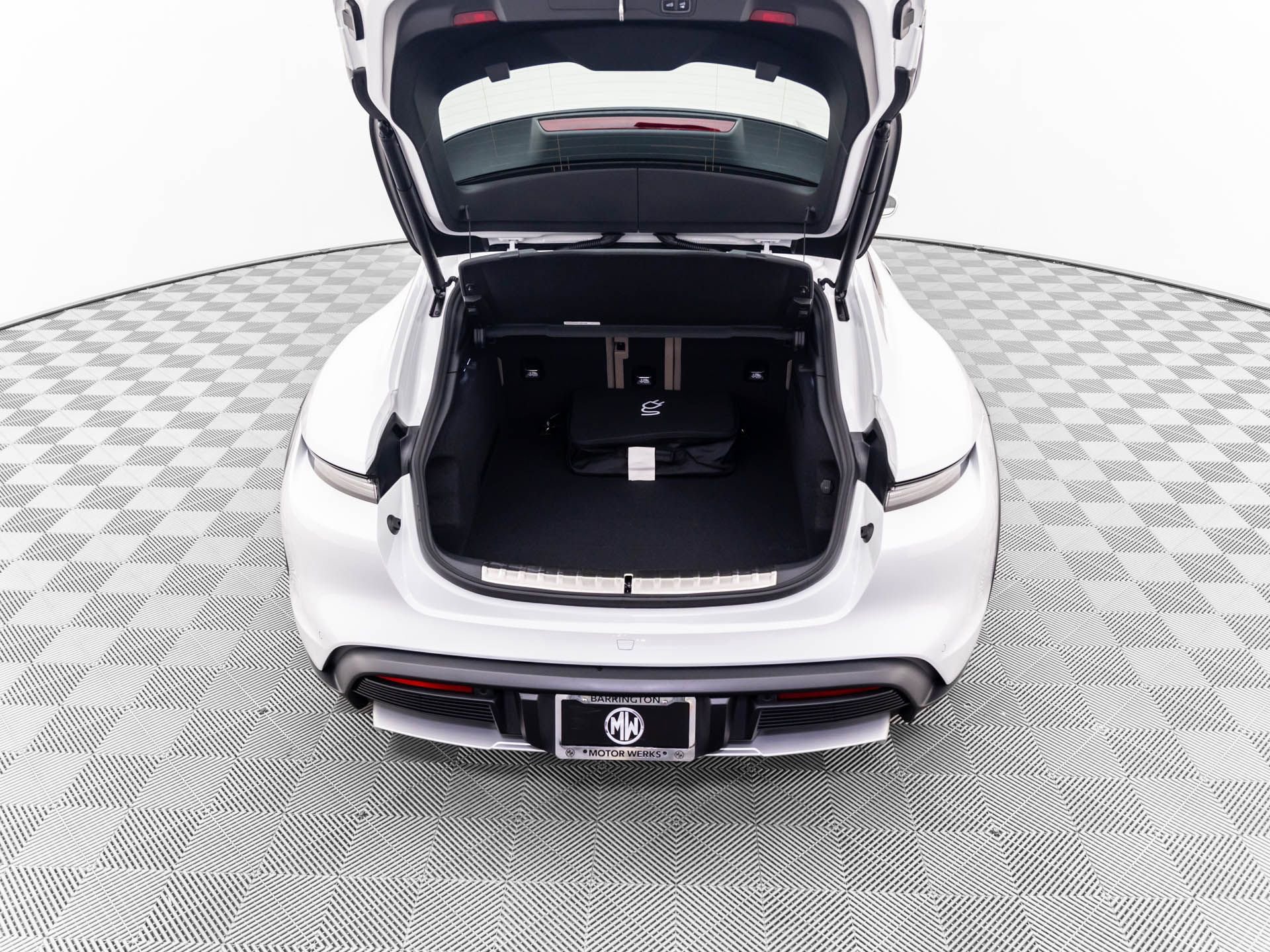 New 2025 Porsche Taycan 4S image 24