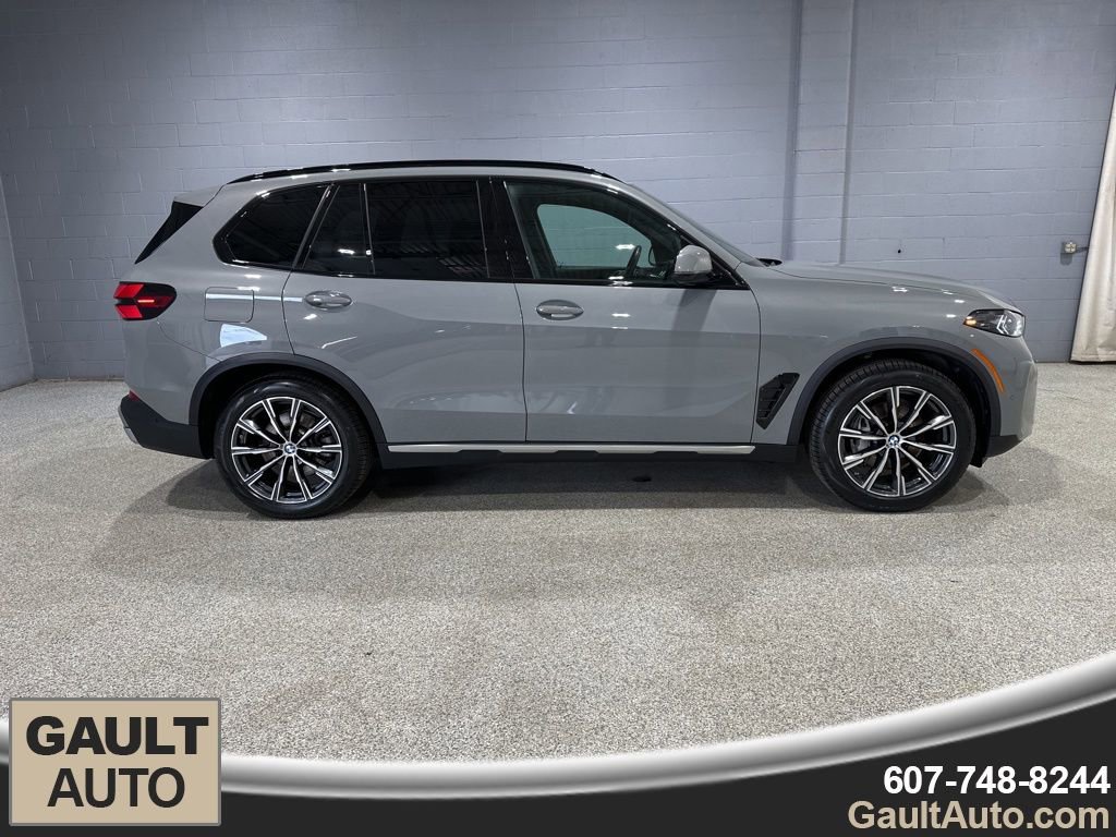 Certified 2025 BMW X5 xDrive40i w/ M Sport Package image 2