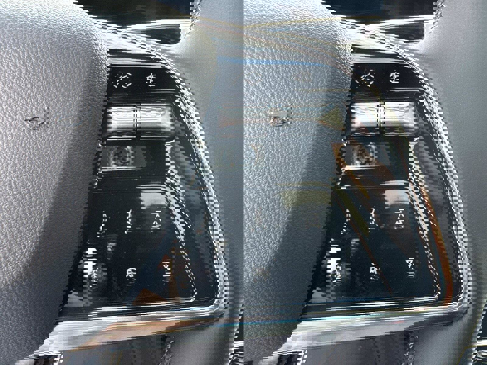 Used 2024 Cadillac Lyriq Sport image 23