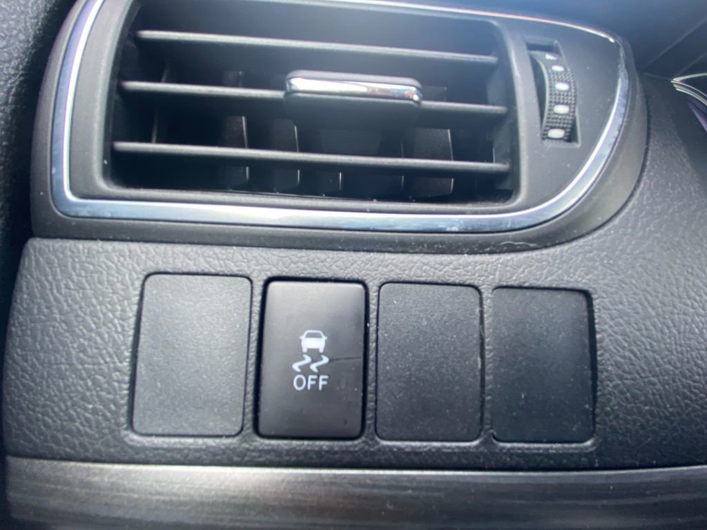 Used 2016 Toyota Camry LE image 30